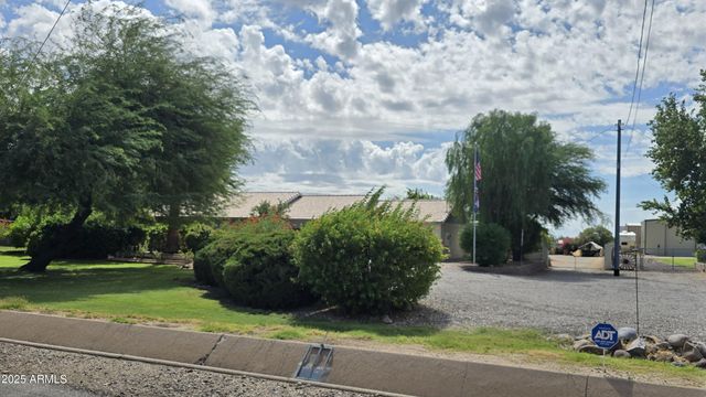 17633 W OCOTILLO Road, Waddell, AZ 85355