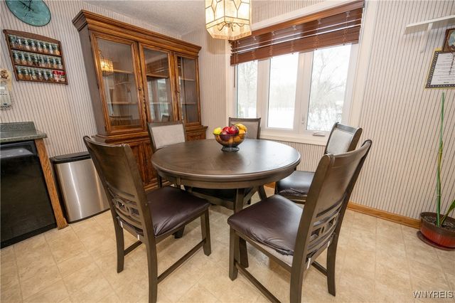 386 Old Oak Post Road, Amherst, NY 14051