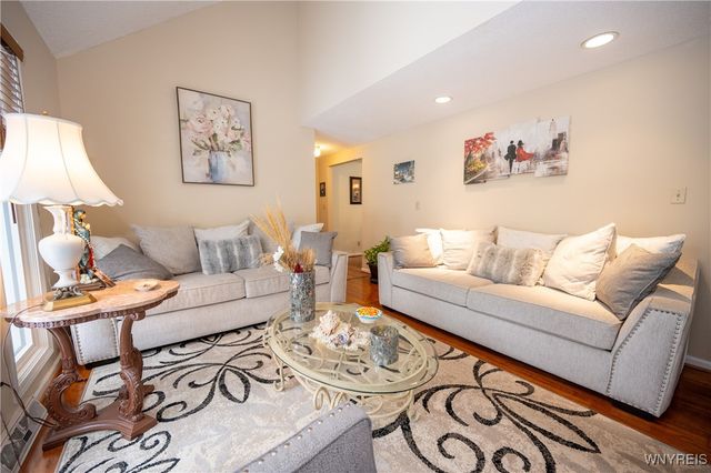 386 Old Oak Post Road, Amherst, NY 14051