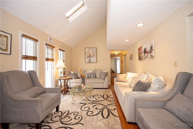 386 Old Oak Post Road, Amherst, NY 14051