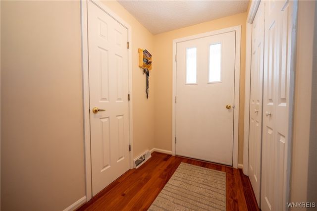 386 Old Oak Post Road, Amherst, NY 14051