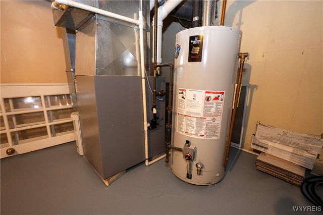 386 Old Oak Post Road, Amherst, NY 14051