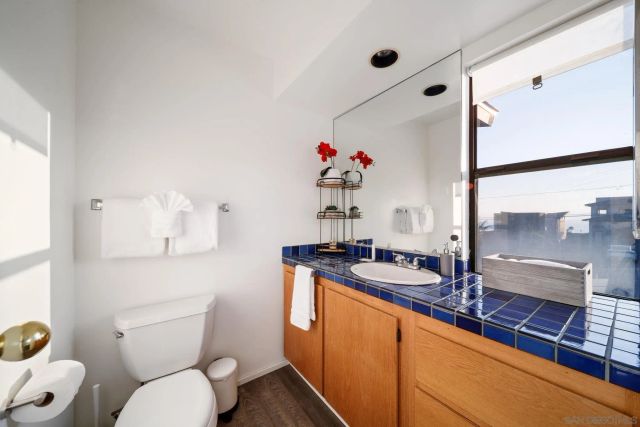 5643 Linda Rosa Ave, La Jolla, CA 92037