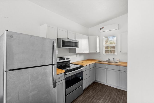 4126 Paladino Street, Bacliff, TX 77518