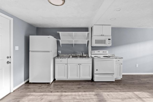 4126 Paladino Street, Bacliff, TX 77518