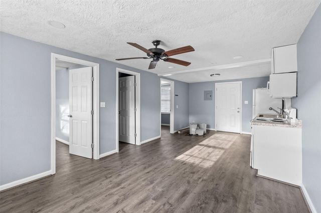 4126 Paladino Street, Bacliff, TX 77518