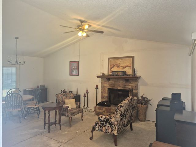 1801 Country Lane, Arlington, TX 76018