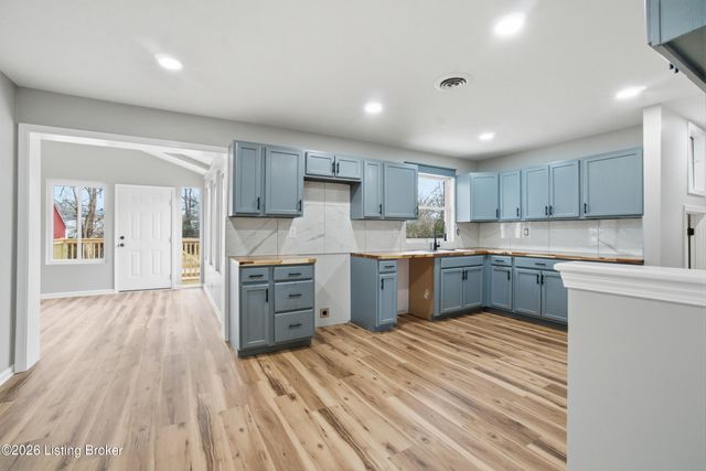 7121 Gageland Rd, Louisville, KY 40258