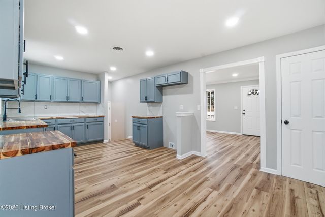 7121 Gageland Rd, Louisville, KY 40258