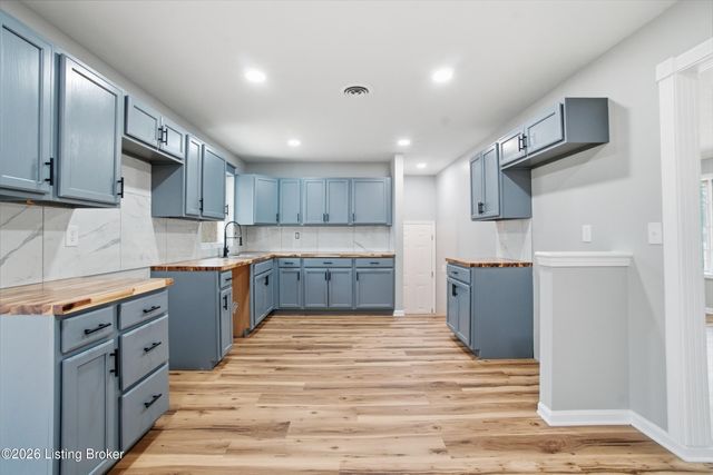 7121 Gageland Rd, Louisville, KY 40258