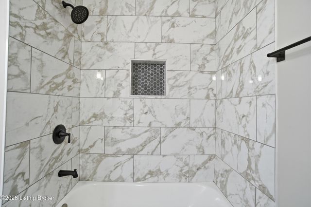 7121 Gageland Rd, Louisville, KY 40258