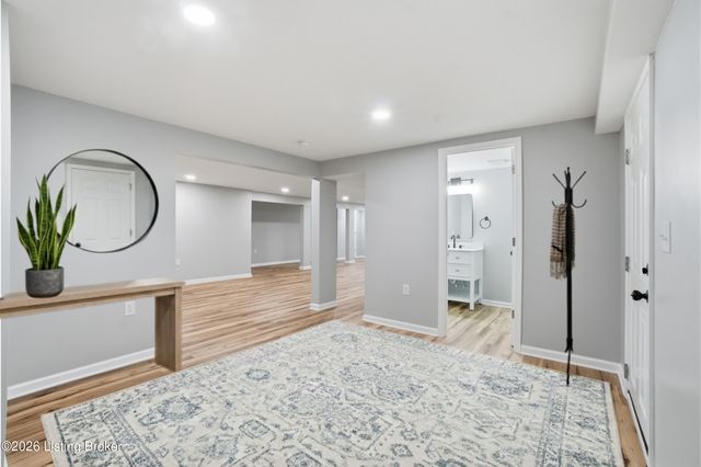 7121 Gageland Rd, Louisville, KY 40258