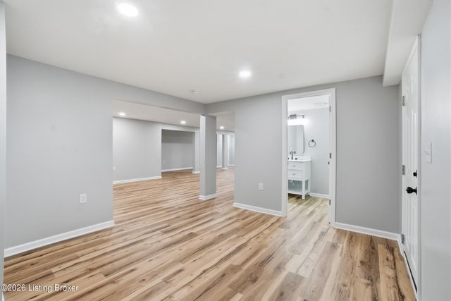 7121 Gageland Rd, Louisville, KY 40258