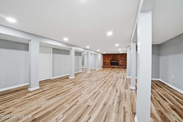 7121 Gageland Rd, Louisville, KY 40258