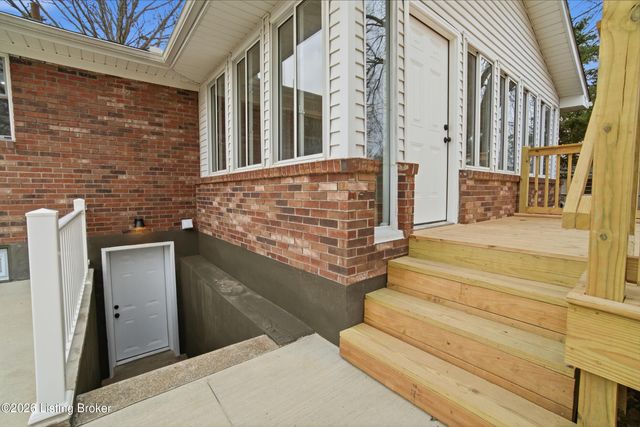 7121 Gageland Rd, Louisville, KY 40258