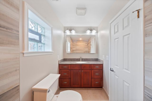 6711 N Monticello Avenue, Lincolnwood, IL 60712