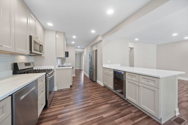 6711 N Monticello Avenue, Lincolnwood, IL 60712