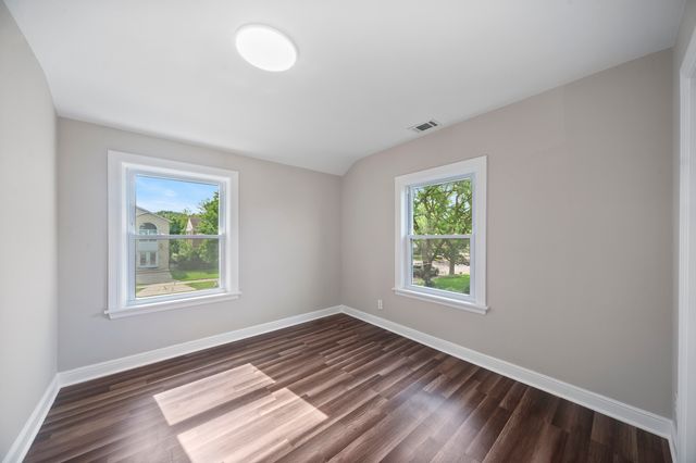 6711 N Monticello Avenue, Lincolnwood, IL 60712