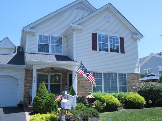 84 Kate Circle, Middle Island, NY 11953