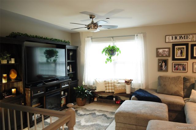 84 Kate Circle, Middle Island, NY 11953