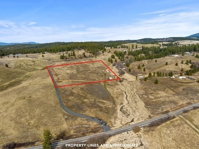 11707 E Tallman Rd, Chattaroy, WA 99003