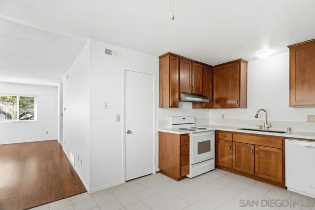 5517 Caminito Katerina, San Diego, CA 92111