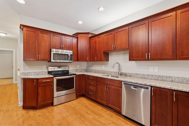 1927 NW 126th Street, Clive, IA 50325