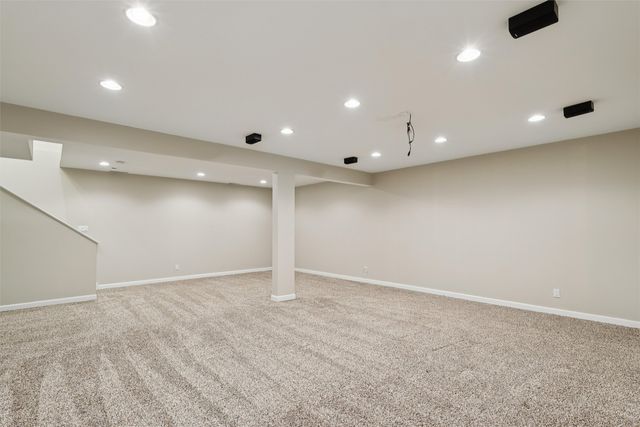 1927 NW 126th Street, Clive, IA 50325