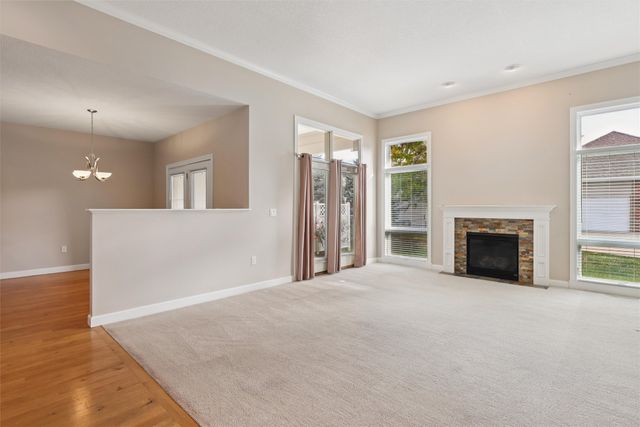 1927 NW 126th Street, Clive, IA 50325