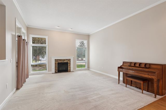 1927 NW 126th Street, Clive, IA 50325