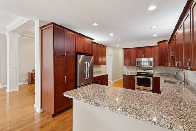 1927 NW 126th Street, Clive, IA 50325