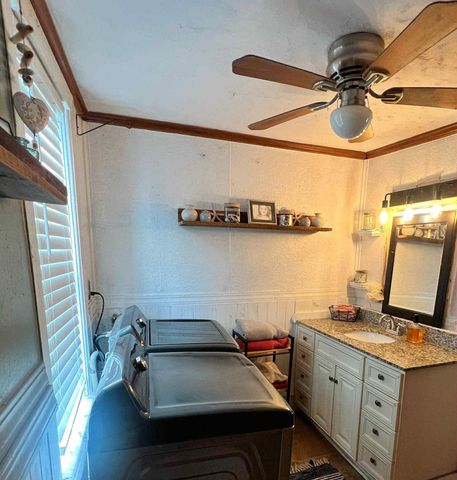 12 Laurel Avenue, Rockingham, VT 05101