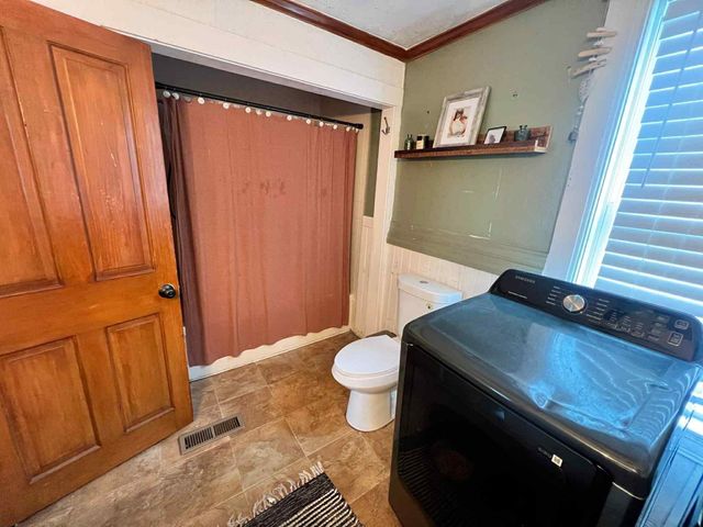 12 Laurel Avenue, Rockingham, VT 05101