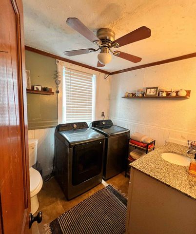 12 Laurel Avenue, Rockingham, VT 05101