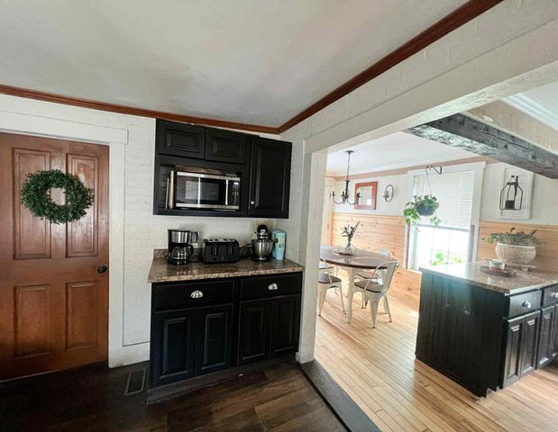 12 Laurel Avenue, Rockingham, VT 05101