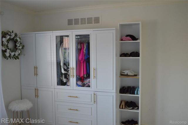 40605 Newport Drive E 294, Plymouth Charter Township, MI 48170