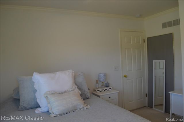 40605 Newport Drive E 294, Plymouth Charter Township, MI 48170