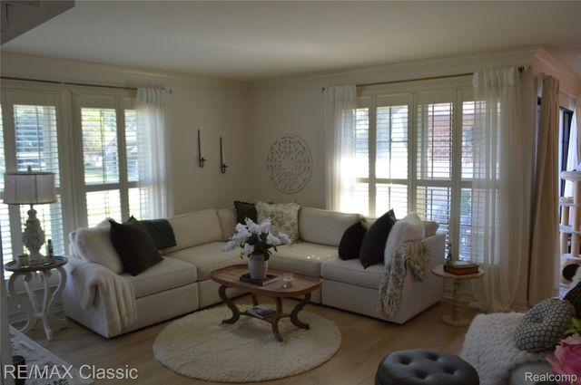 40605 Newport Drive E 294, Plymouth Charter Township, MI 48170