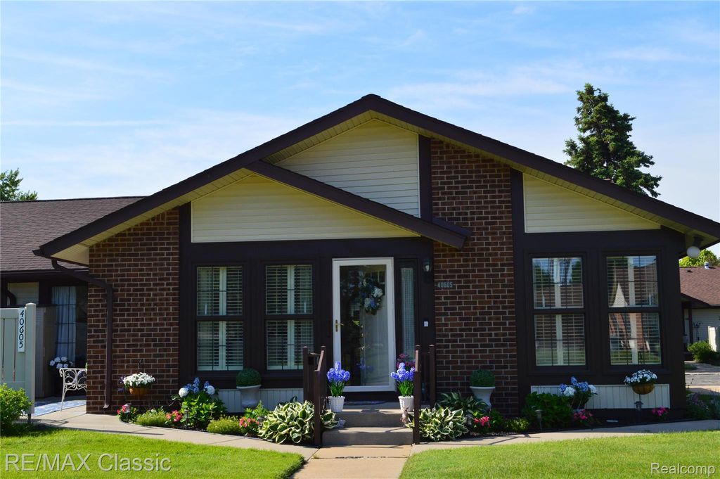 40605 Newport Drive E 294, Plymouth Charter Township, MI 48170