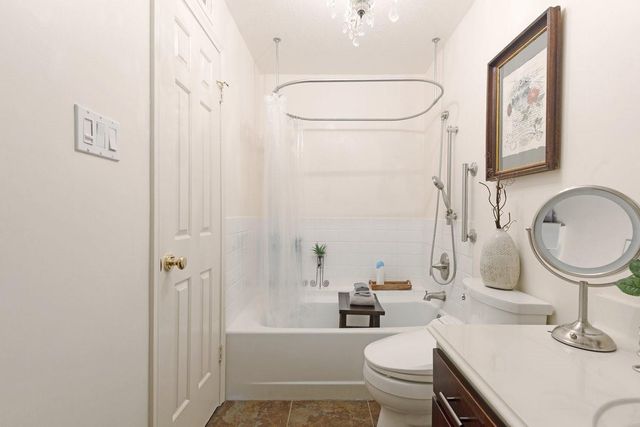 2323 Fairwind Drive 858, Houston, TX 77062