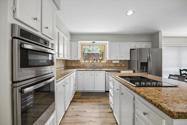 12107 Burgoyne Drive, Houston, TX 77077