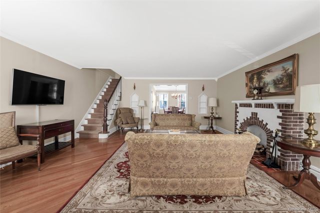 1934 E 29th Street HSE, Brooklyn, NY 11229