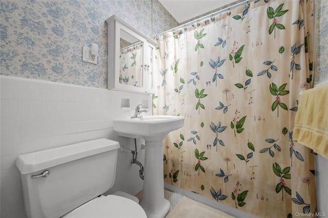 1934 E 29th Street HSE, Brooklyn, NY 11229