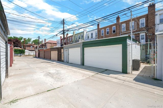 1934 E 29th Street HSE, Brooklyn, NY 11229