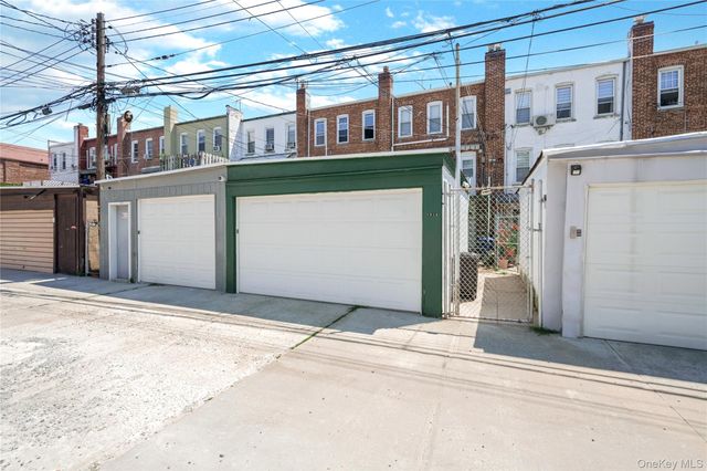 1934 E 29th Street HSE, Brooklyn, NY 11229