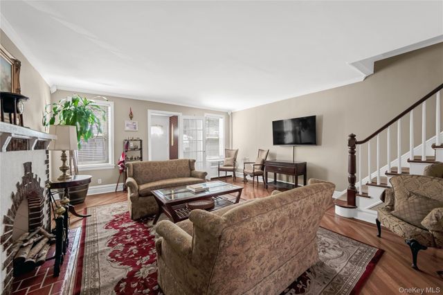 1934 E 29th Street HSE, Brooklyn, NY 11229