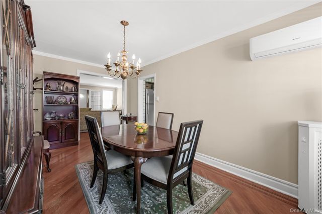 1934 E 29th Street HSE, Brooklyn, NY 11229