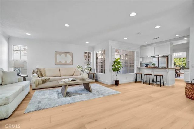 3545 Locust Avenue, Long Beach, CA 90807