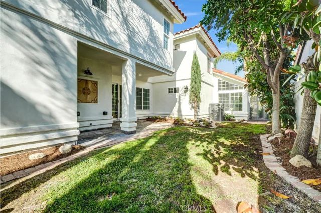 3545 Locust Avenue, Long Beach, CA 90807