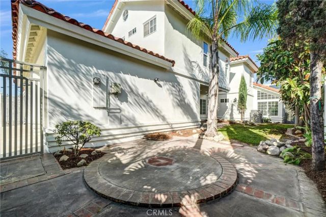 3545 Locust Avenue, Long Beach, CA 90807